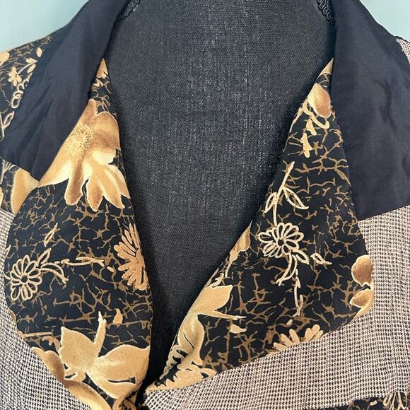 Vintage Studio C Floral Printed Button-Up Shirt – Retro Bloom Style - Picture 6 of 8